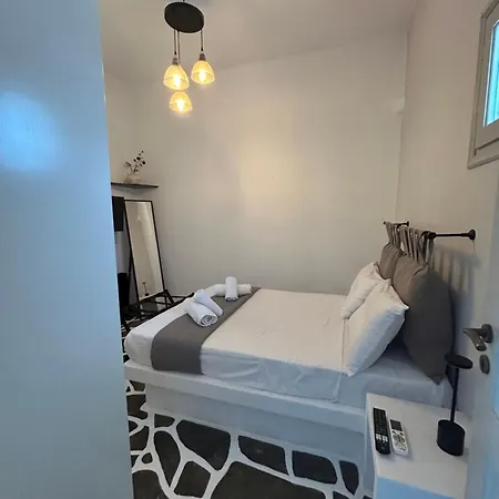 Lithari Traditional * Agios Sostis (Tinos)