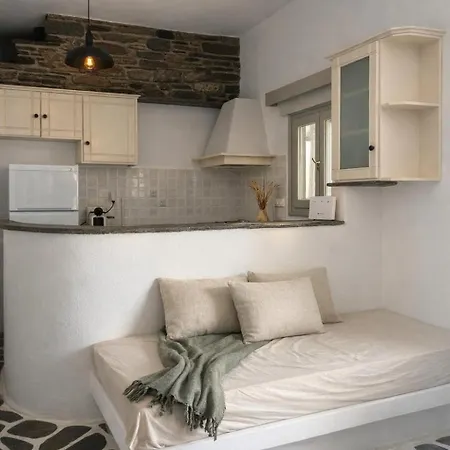 Lithari Traditional * Agios Sostis (Tinos)